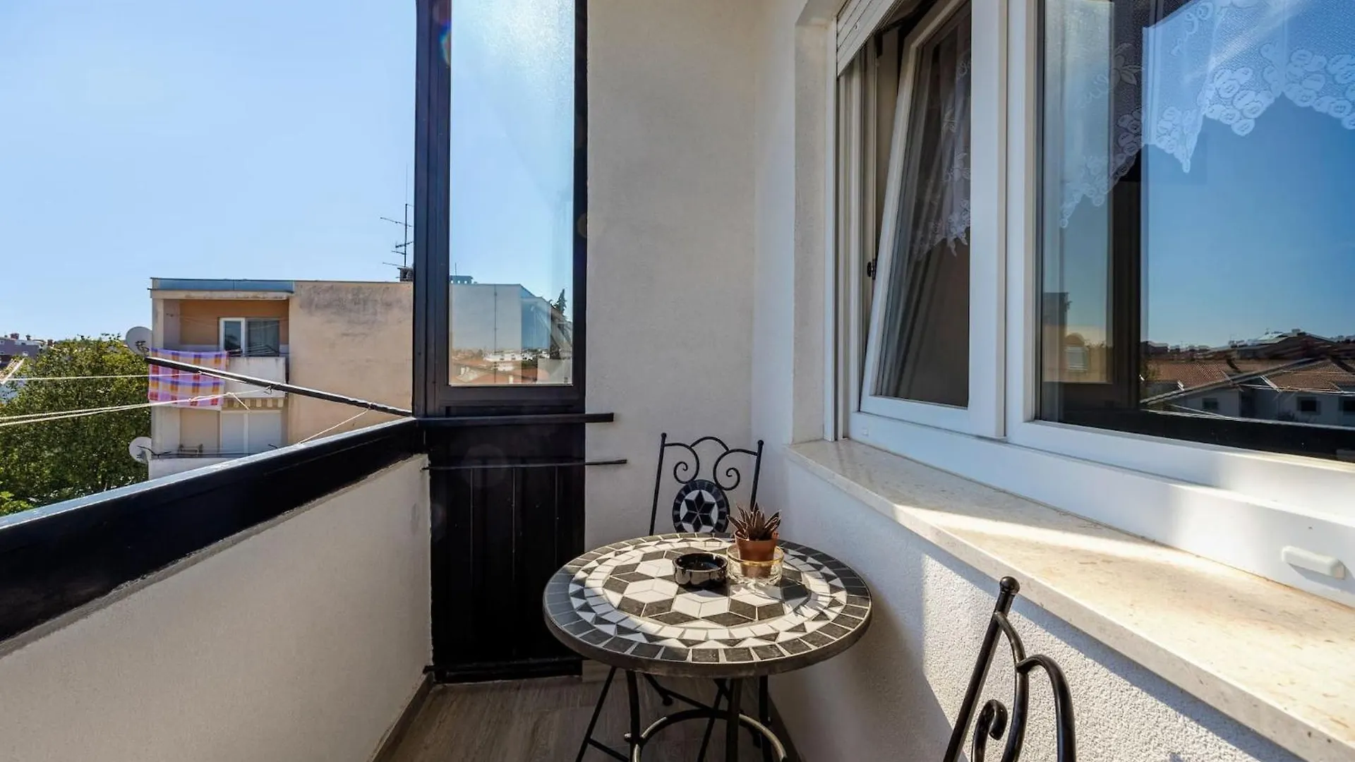 Apartment Ivana With Sea View - Pet Friendly Fažana Kroatië