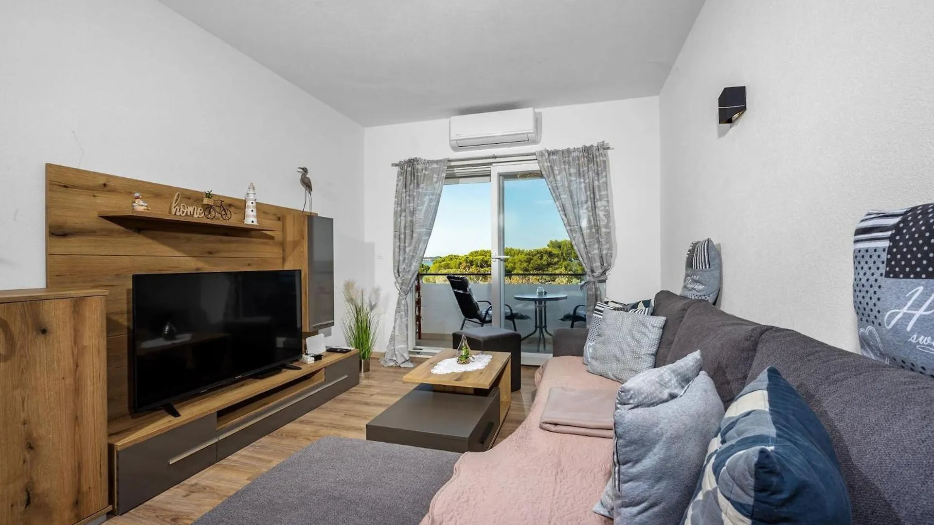 Apartment Ivana With Sea View - Pet Friendly Fazana